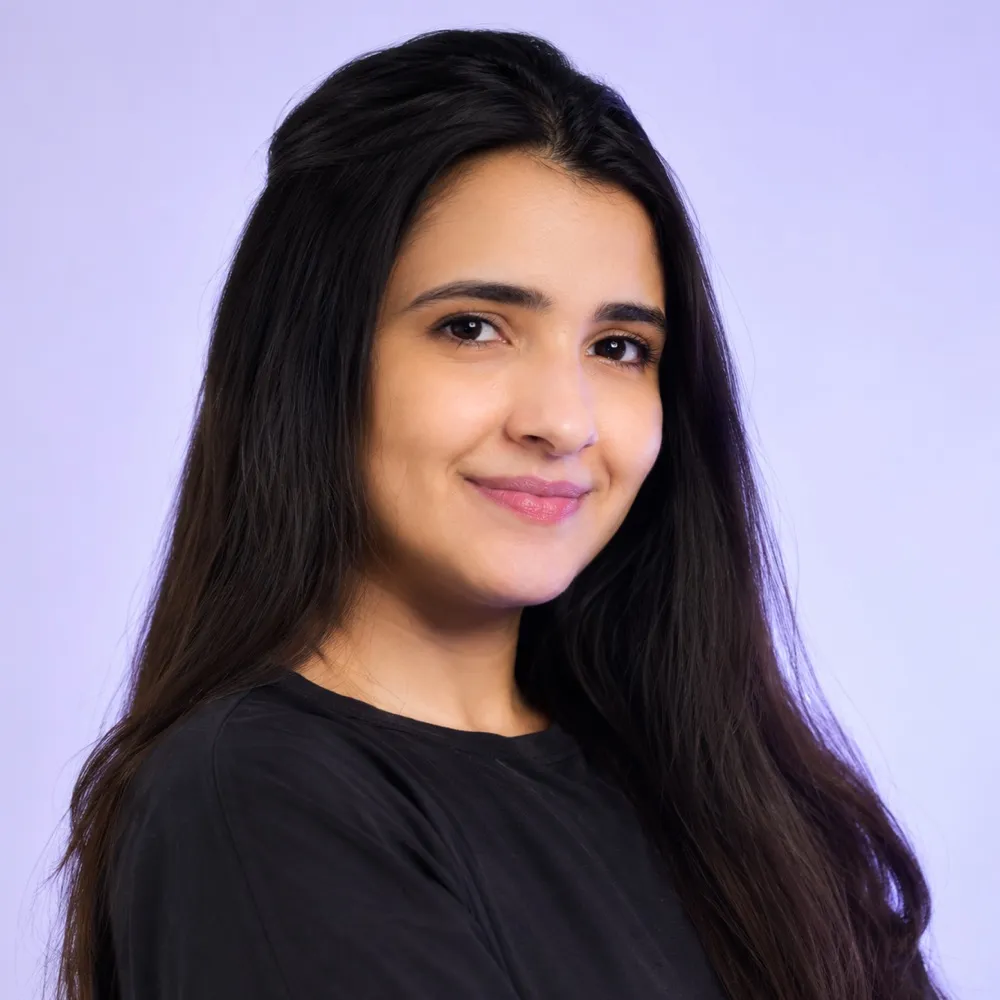 Larissa, Social Media, Argent Foundry